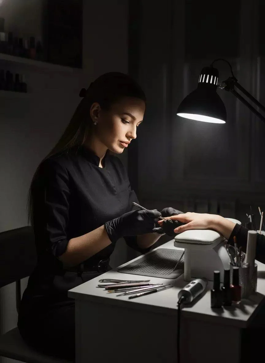 ИЩЕМ NAIL ARTIST В НОВЫЙ САЛОН