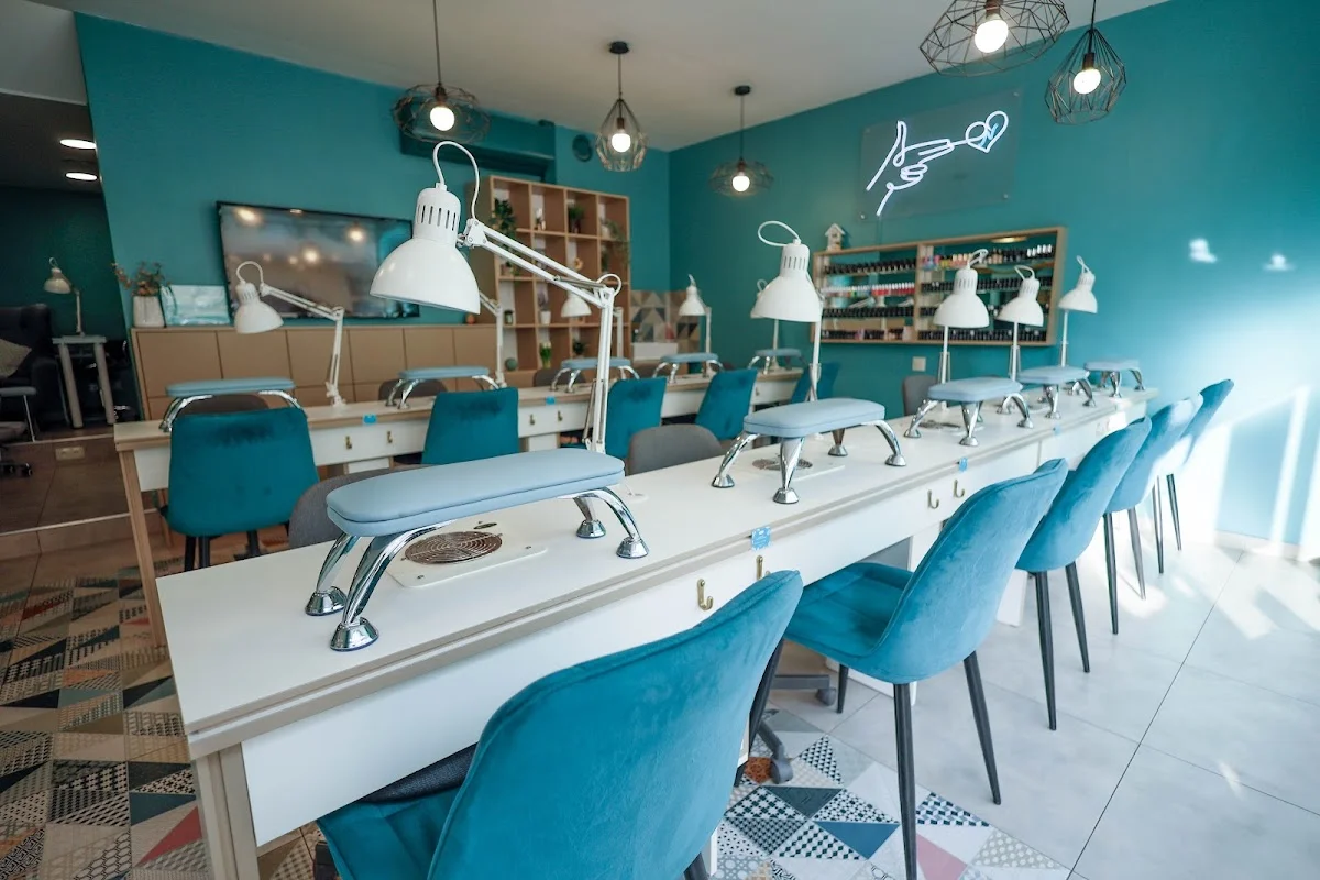 N. Beauty Manicure Pedicure