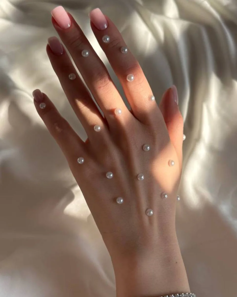 ИЩЕМ МАСТЕРА МАНИКЮРА/ПЕДИКЮРА в нашу команду 💅